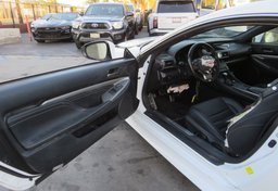 2017 Lexus RC - Image 17