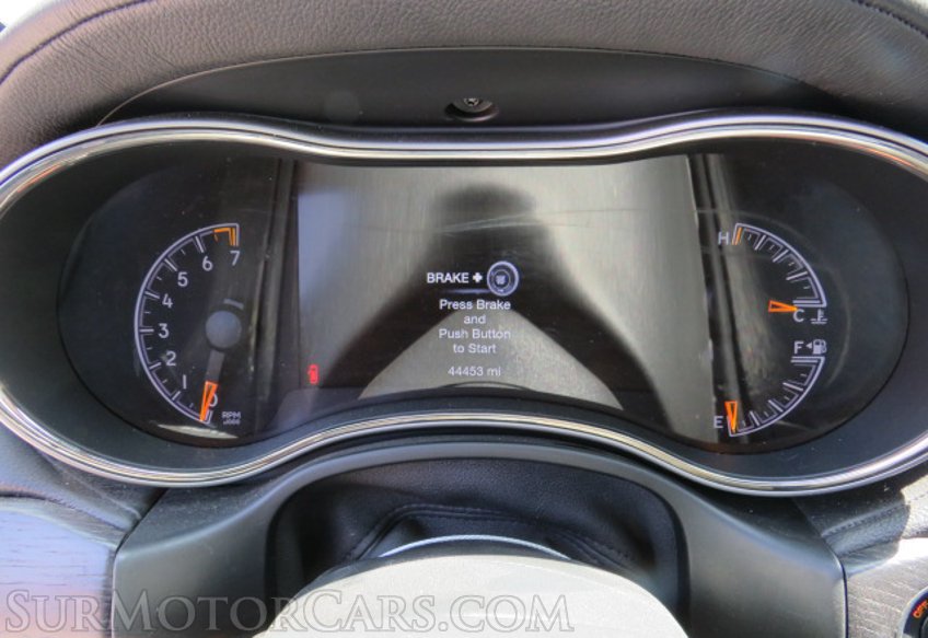 2019 Jeep Grand Cherokee - Image 32