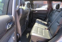 2019 Jeep Grand Cherokee - Image 30