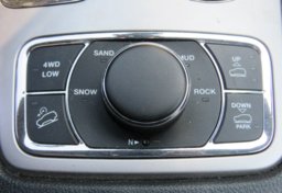 2019 Jeep Grand Cherokee - Image 46