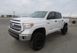 2016 Toyota Tundra 4WD Truck - Image 2