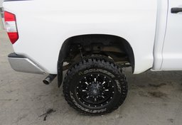 2016 Toyota Tundra 4WD Truck - Image 13