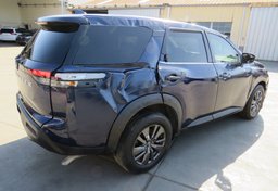 2022 Nissan Pathfinder - Image 8