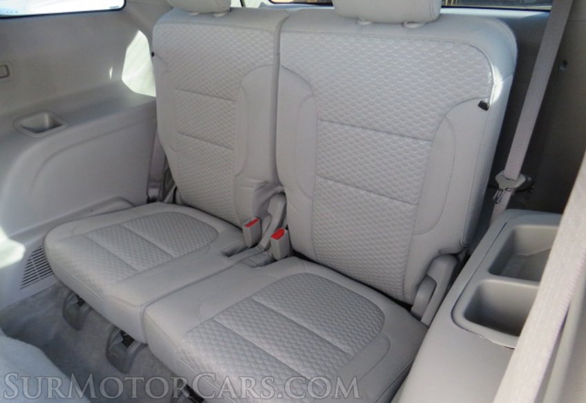 2019 GMC Acadia - Image 32