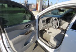 2019 GMC Acadia - Image 19