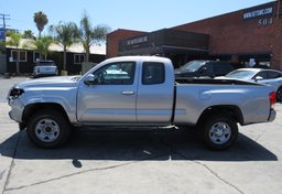 2017 Toyota Tacoma - Image 12