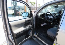 2017 Toyota Tacoma - Image 19