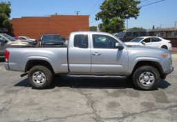 2017 Toyota Tacoma - Image 11