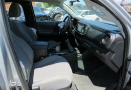 2017 Toyota Tacoma - Image 26