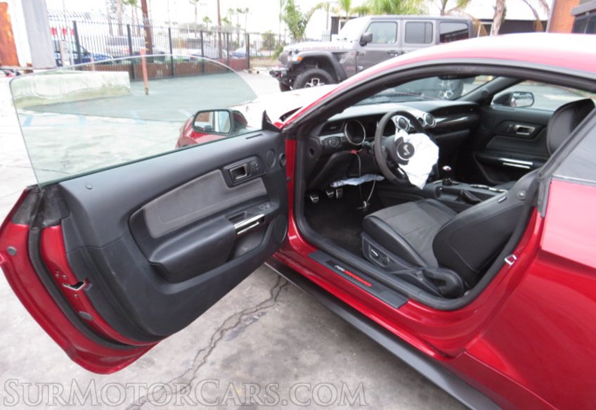 2019 Ford Mustang - Image 24