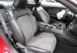 2019 Ford Mustang - Image 28