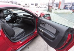 2019 Ford Mustang - Image 25