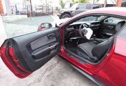 2019 Ford Mustang - Image 24