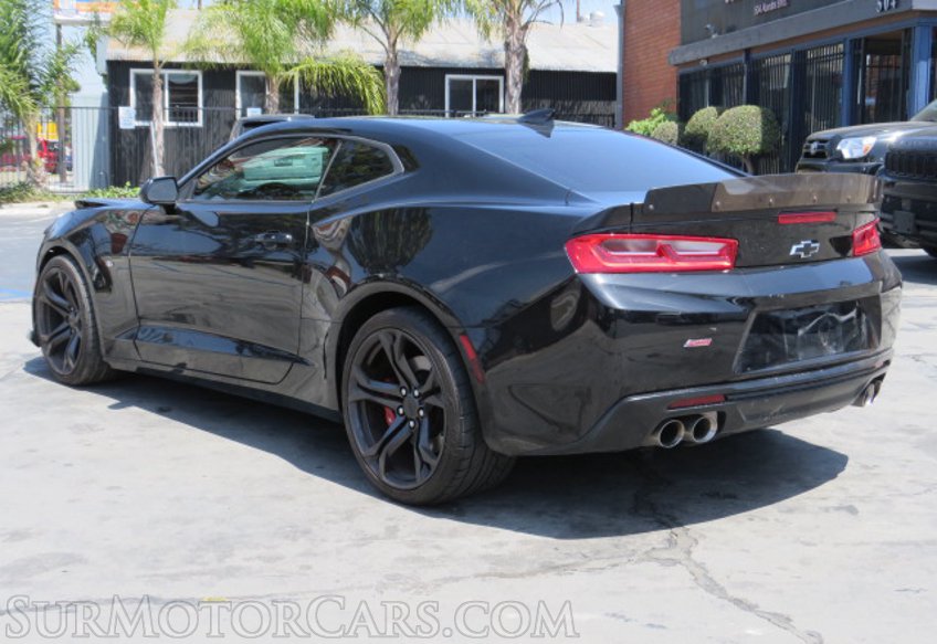 2018 Chevrolet Camaro - Image 8