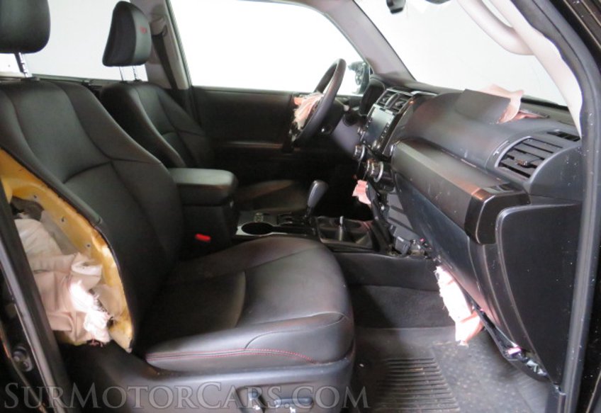 2020 Toyota 4Runner - Image 27