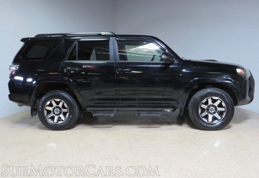 2020 Toyota 4Runner - Image 11