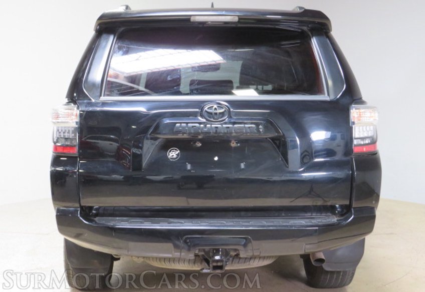 2020 Toyota 4Runner - Image 10