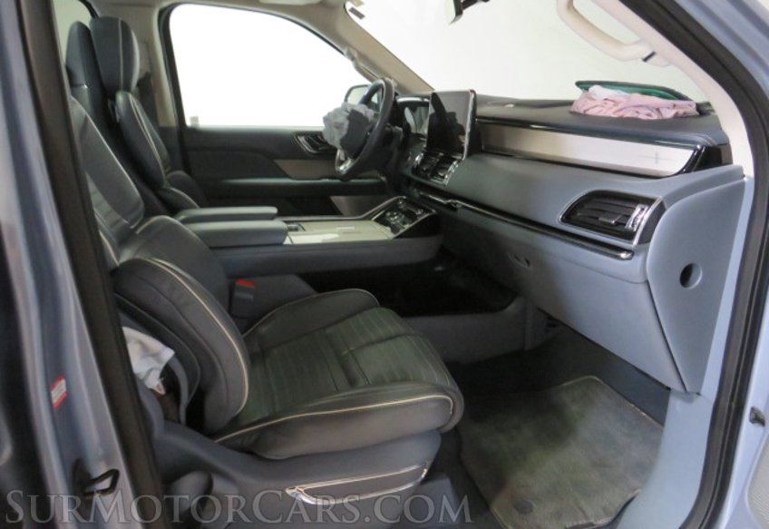 2018 Lincoln Navigator L - Image 26