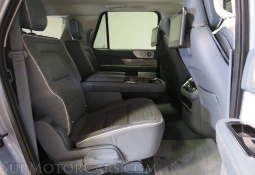 2018 Lincoln Navigator L - Image 28