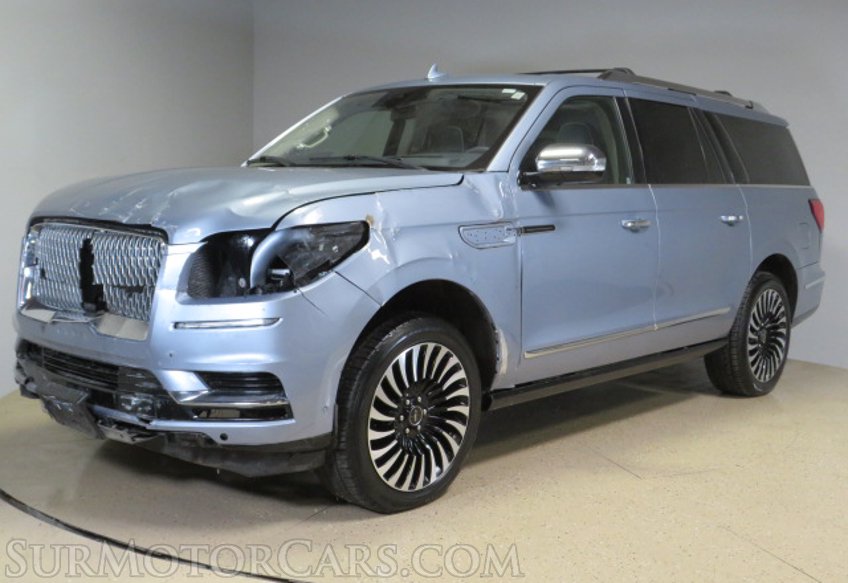 2018 Lincoln Navigator L - Image 4