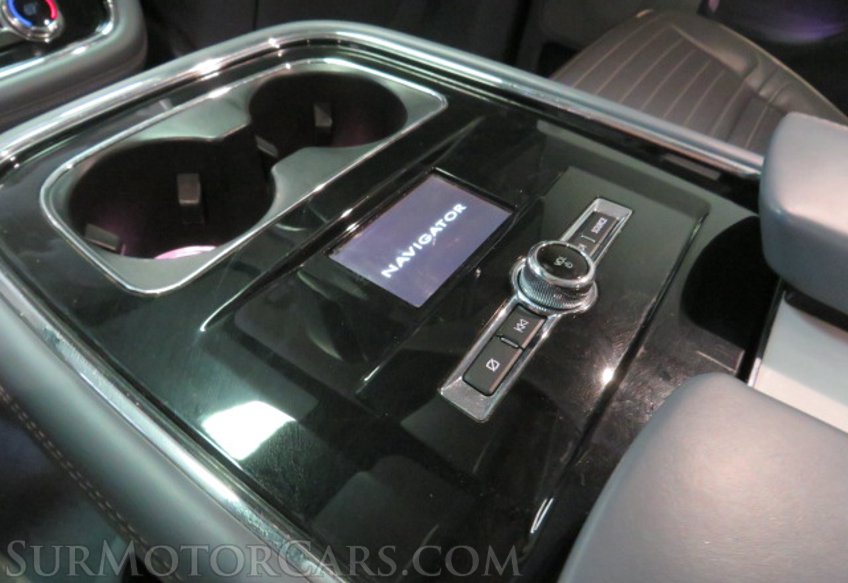 2018 Lincoln Navigator L - Image 49