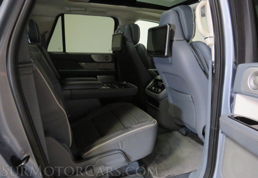 2018 Lincoln Navigator L - Image 30