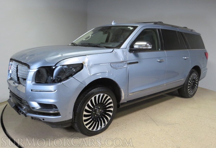 2018 Lincoln Navigator L - Image 2