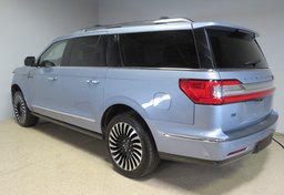 2018 Lincoln Navigator L - Image 5