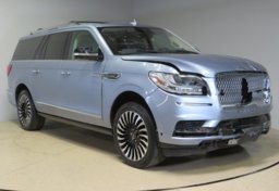 2018 Lincoln Navigator L - Image 3
