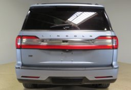 2018 Lincoln Navigator L - Image 10