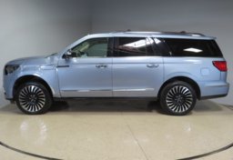 2018 Lincoln Navigator L - Image 12