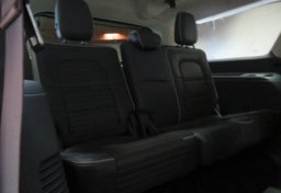 2018 Lincoln Navigator L - Image 32