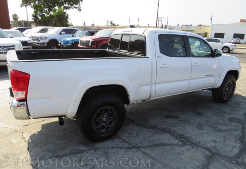 2017 Toyota Tacoma - Image 5
