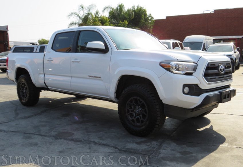 2017 Toyota Tacoma - Image 4