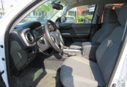 2017 Toyota Tacoma - Image 28