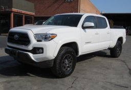 2017 Toyota Tacoma - Image 3