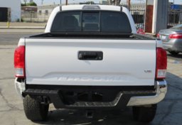 2017 Toyota Tacoma - Image 10