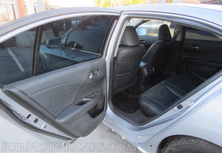 2017 Honda Accord Sedan - Image 22