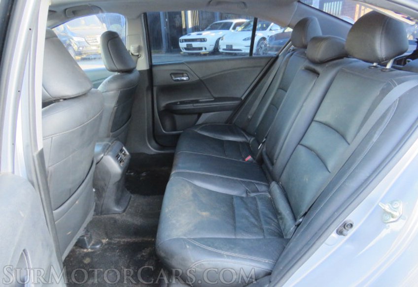 2017 Honda Accord Sedan - Image 28