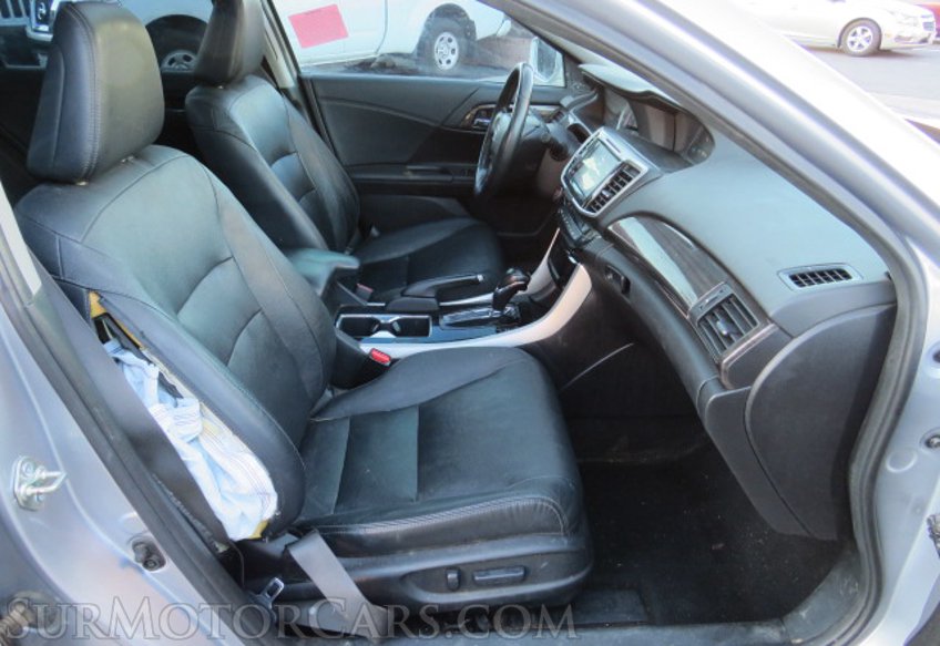 2017 Honda Accord Sedan - Image 25