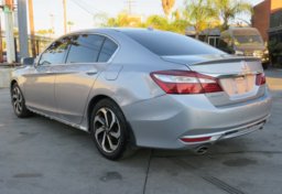 2017 Honda Accord Sedan - Image 9