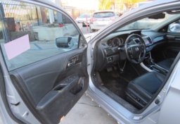 2017 Honda Accord Sedan - Image 20