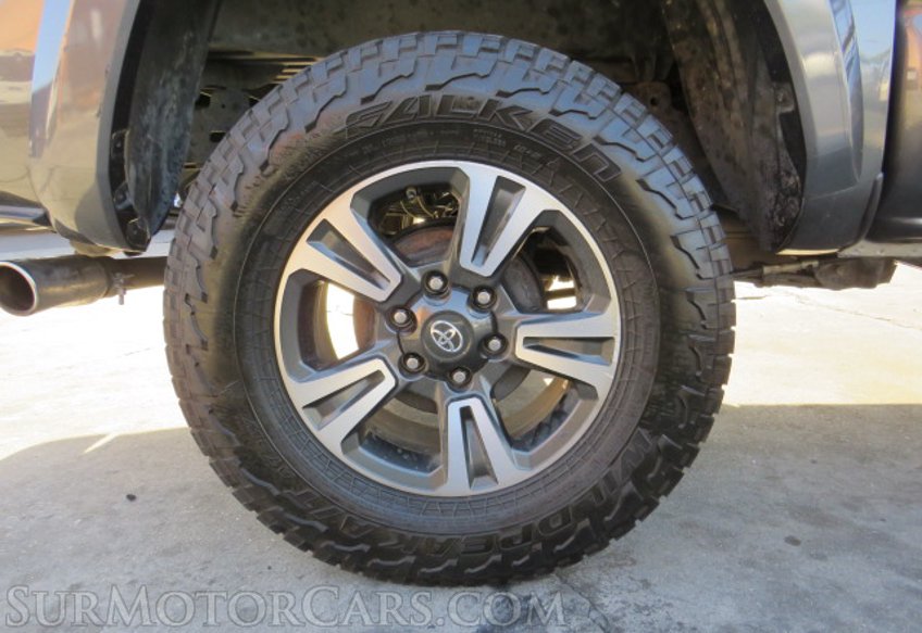 2017 Toyota Tacoma - Image 11