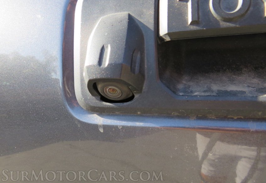 2017 Toyota Tacoma - Image 14