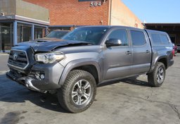 2017 Toyota Tacoma - Image 3
