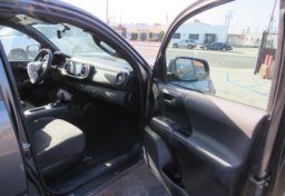 2017 Toyota Tacoma - Image 20