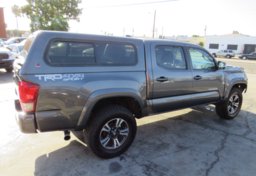 2017 Toyota Tacoma - Image 10