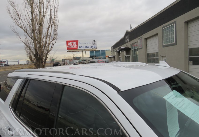 2021 GMC Yukon - Image 17