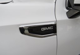 2021 GMC Yukon - Image 20
