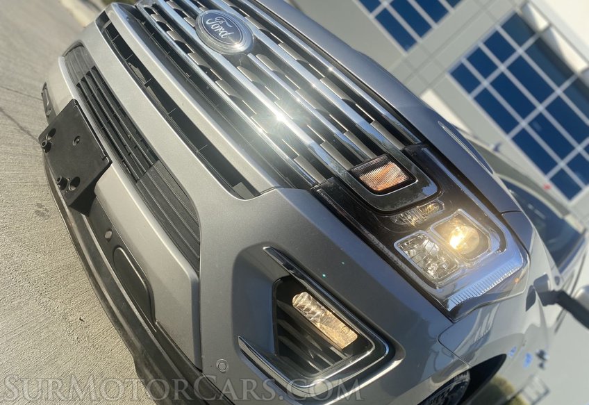 2020 Ford Expedition - Image 4